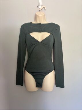 Nanamacs Cut Out Bodysuit Women’s Size S Green Ribbed Knit Snap Crotch